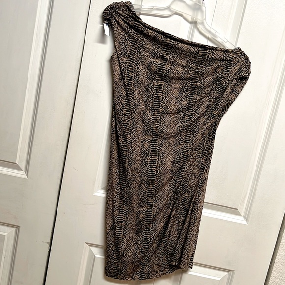 Tart Black Tan Reptile Print Cold Shoulder Model Body Con Dress size M NWT - Picture 4 of 6